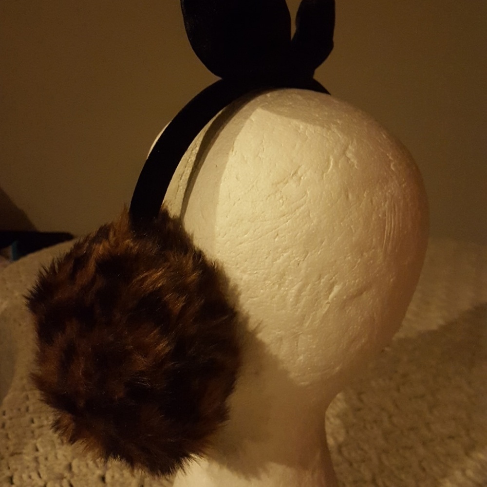 Ear Muffs. - Picture 6 of 6